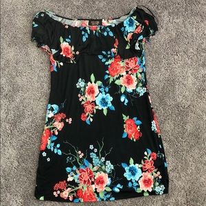 Renee C off the shoulder floral dress